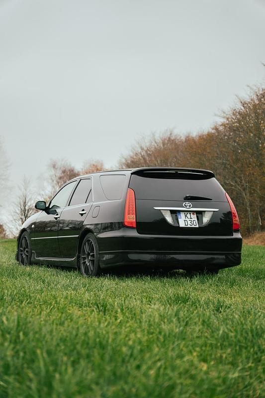 Schwarz Gebraucht 2005 Toyota Mark II Kombi | 9.399 € - Bild 1/4