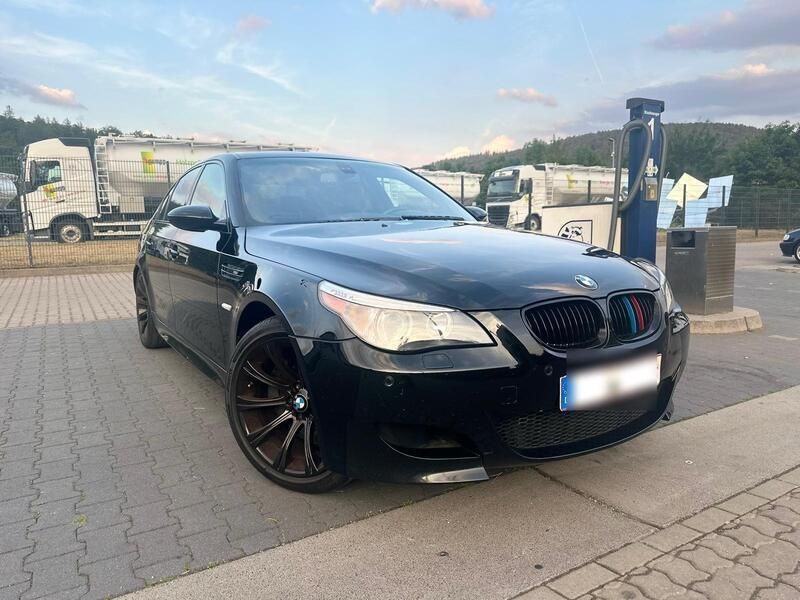 Schwarz Gebraucht 2005 BMW M5 Performance Limousine | 29.499 € - Bild 1/4