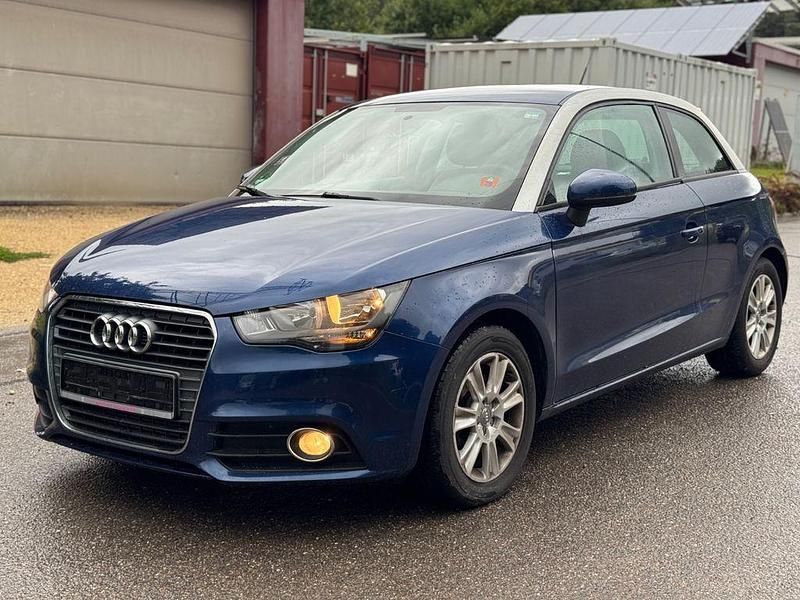 Blau Gebraucht 2010 Audi A1 Attraction Kleinwagen | 3.100 € (Superpreis) - Bild 1/4