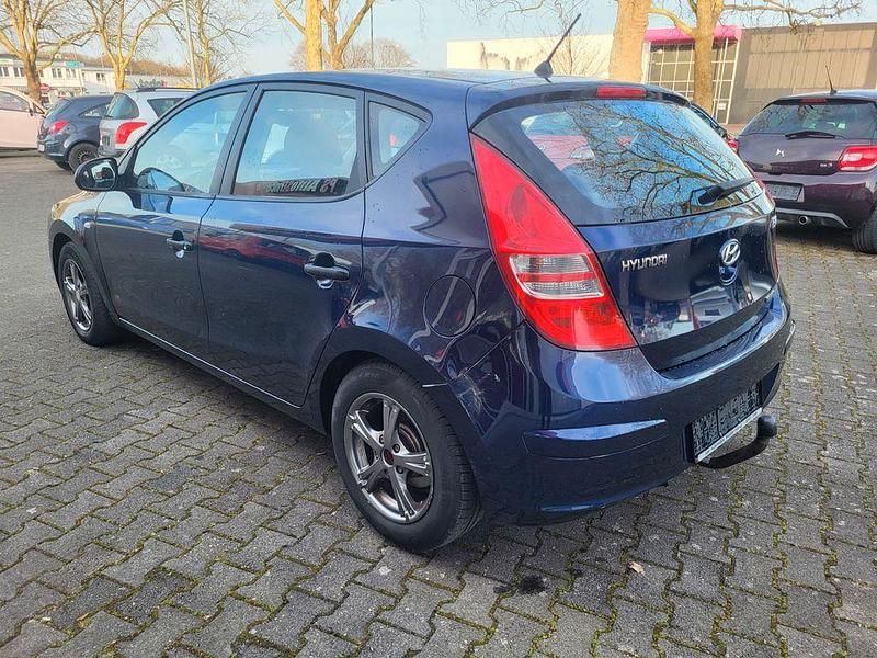 Gebraucht Hyundai i30 Classic 90 PS (66 kW) 2008 Blau Kombi