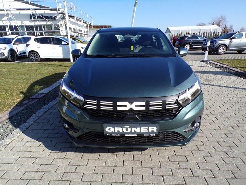 Neu Dacia Sandero Expression 101 PS (74 kW) 2026 Grün Limousine