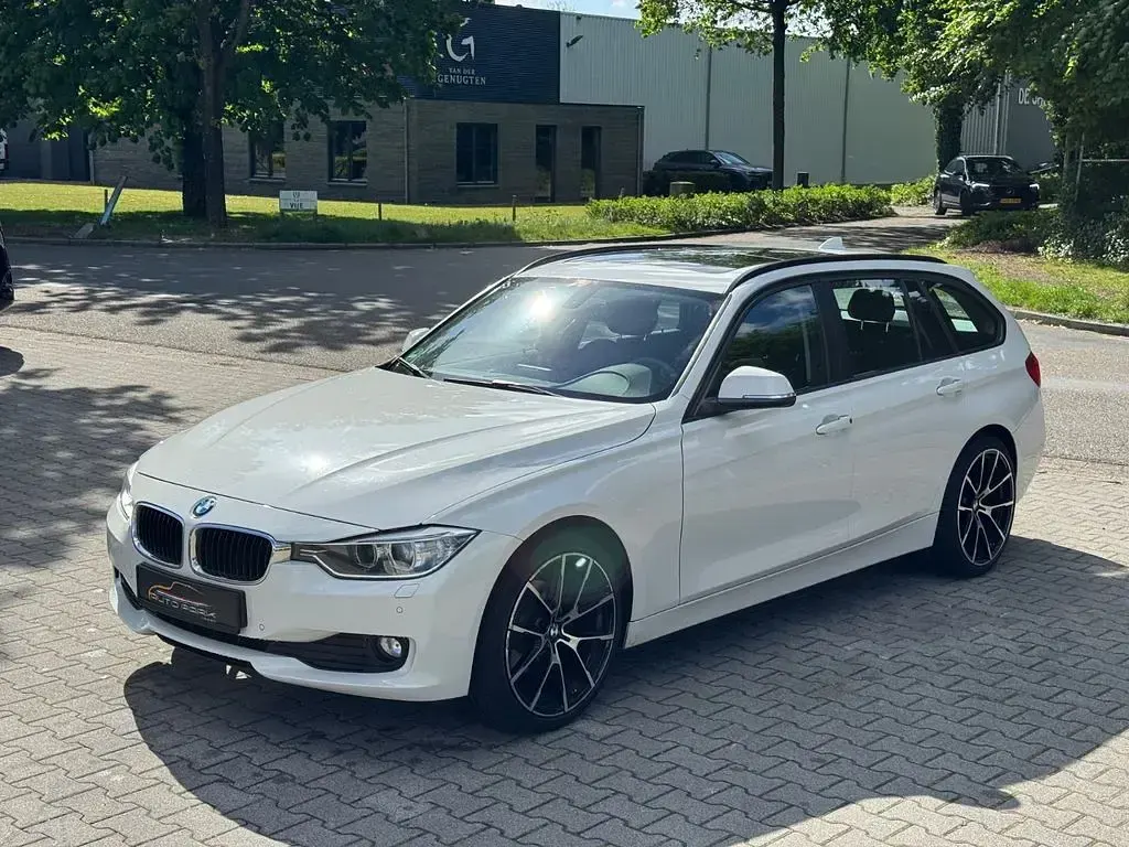 Gebraucht BMW 318 143 PS (105 kW) 2014 Weiß Kombi