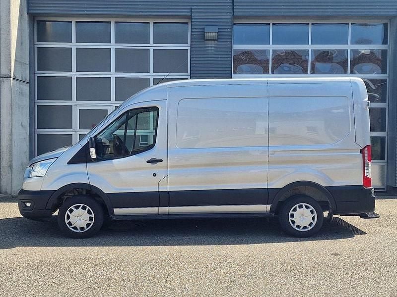 Gebraucht Ford Transit Trend 107 PS (78 kW) 2020 Silber Limousine