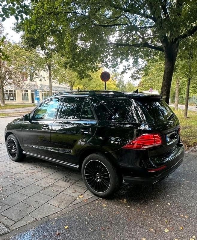 Schwarz Gebraucht 2015 Mercedes GLE350 AMG line SUV | 19.999 € (Superpreis) - Bild 1/4