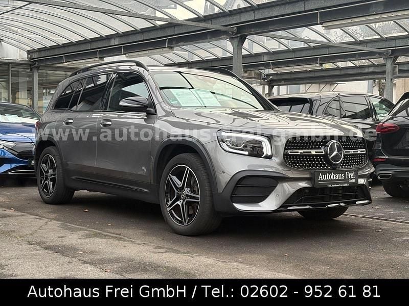 Grau Gebraucht 2021 Mercedes GLB200 AMG SUV | 32.990 € (Etwas zu teuer) - Bild 1/4