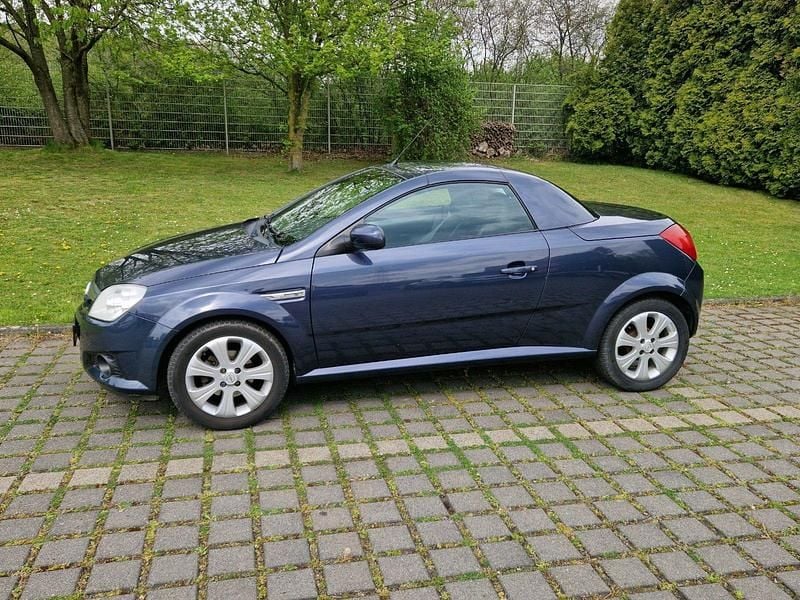 Gebraucht Opel Tigra Edition 90 PS (66 kW) 2009 Blau Cabrio