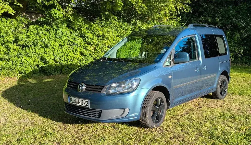 Używany VW Caddy 140 KM (102 kW) 2015 Zielony Minivan