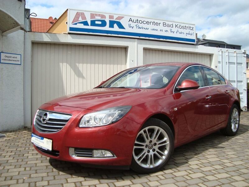 Rot Gebraucht 2010 Opel Insignia Cosmo Limousine | 5.555 € (Fairer Preis) - Bild 1/4