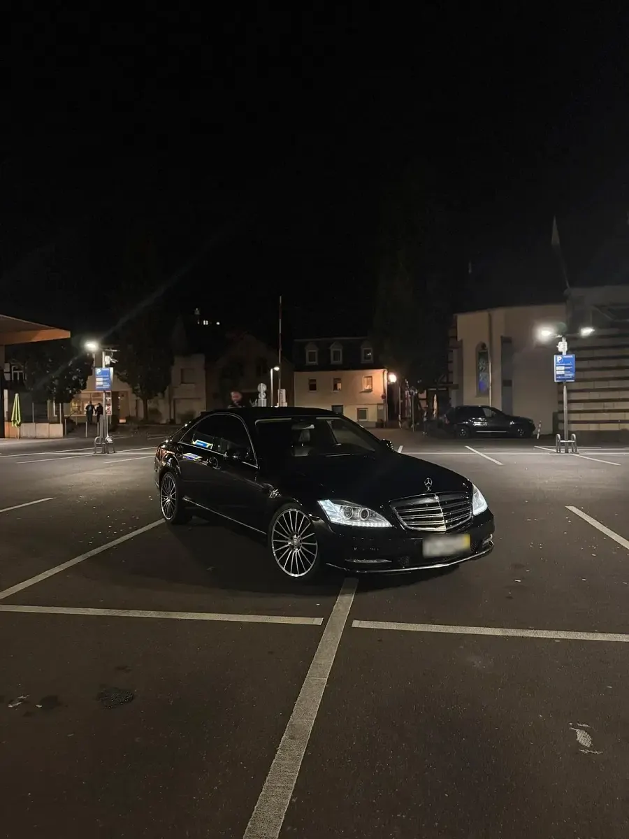 Gebraucht Mercedes S500 388 PS (285 kW) 2010 Schwarz Limousine