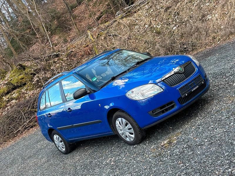 Gebraucht Skoda Fabia 69 PS (50 kW) 2010 Blau Kombi