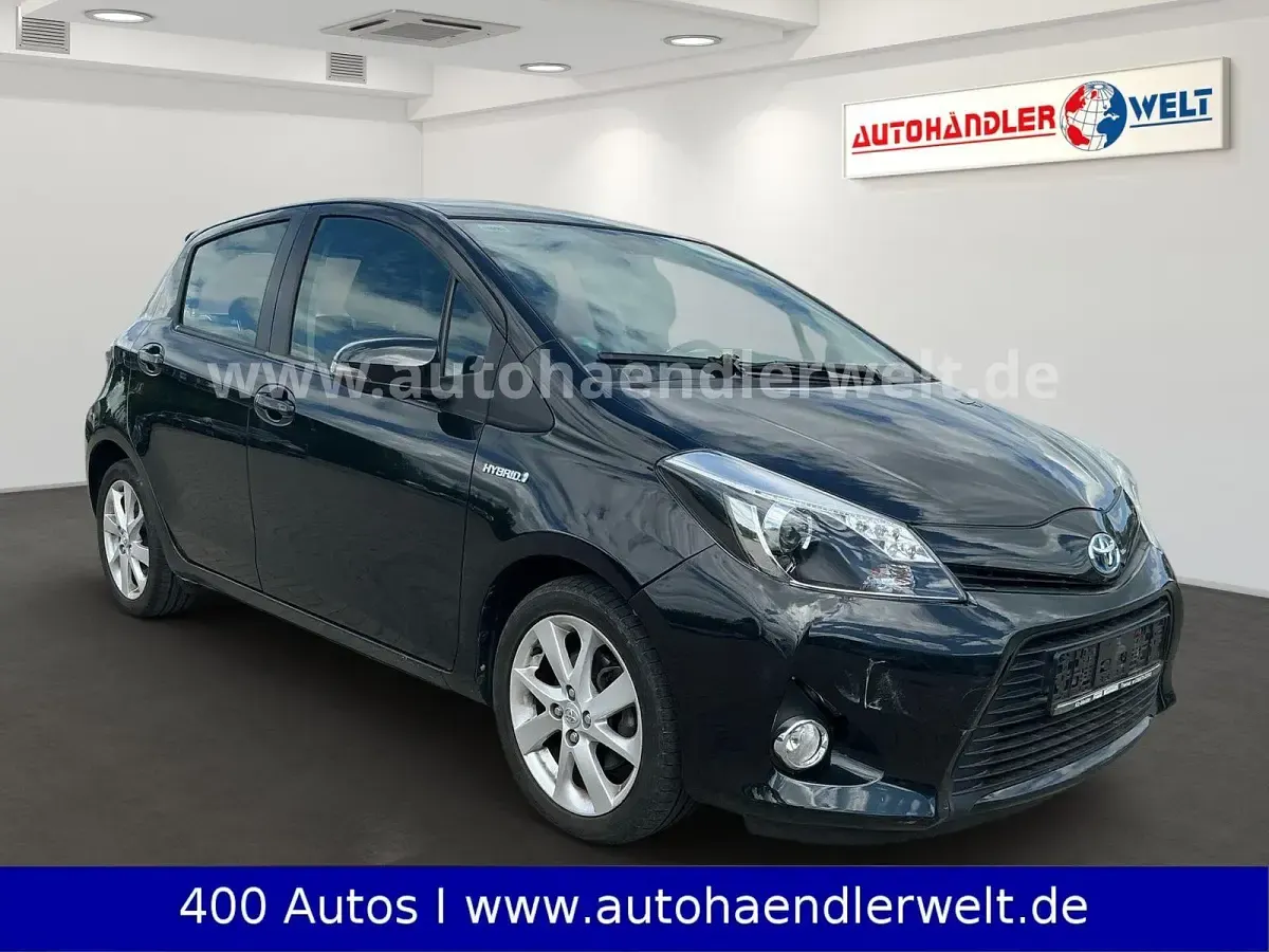 Gebraucht Toyota Yaris Basis 101 PS (74 kW) 2012 Schwarz Kleinwagen