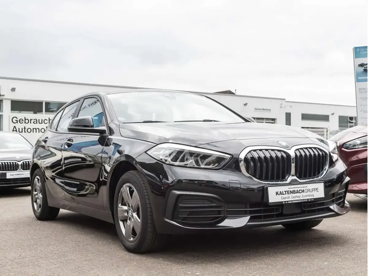 Gebraucht BMW 118 Advantage 136 PS (100 kW) 2023 Schwarz ii Limousine