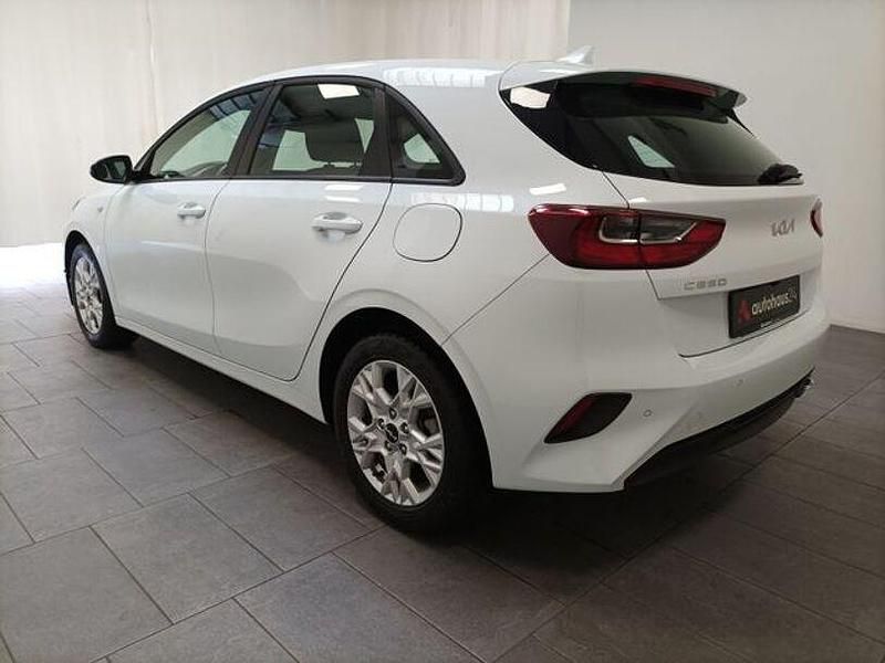 Gebraucht Kia Ceed Edition 7 120 PS (88 kW) 2021 Weiß Kleinwagen