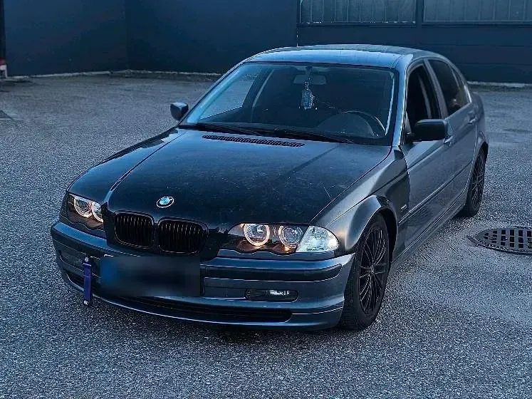 Gebraucht BMW 320 150 PS (110 kW) 1998 Grau Limousine