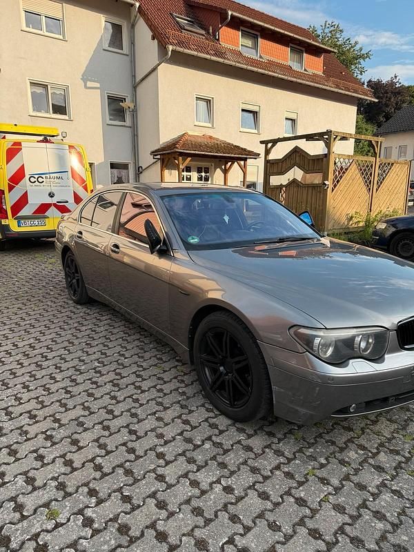 Silber Gebraucht 2002 BMW 735 Limousine | 3.000 € (Fairer Preis) - Bild 1/4