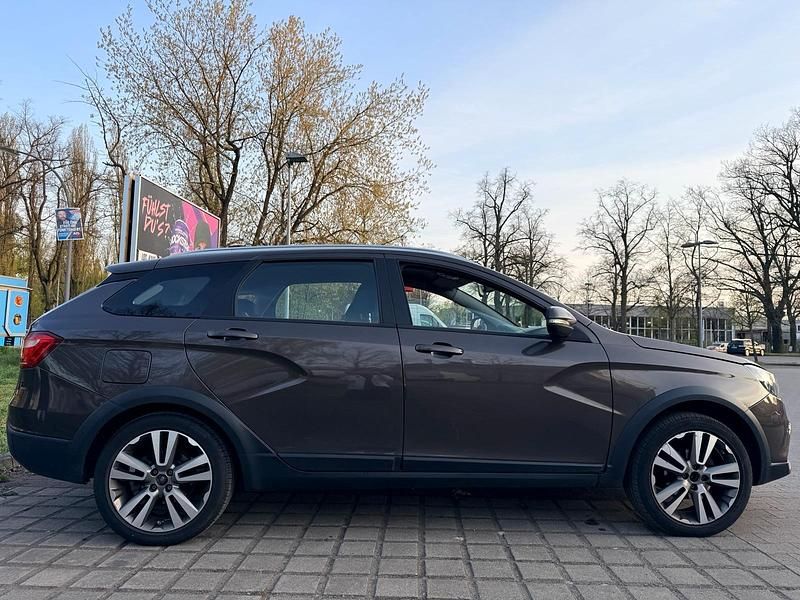 Second-hand Lada Vesta 106 CP (77 kW) 2018 Gri Break