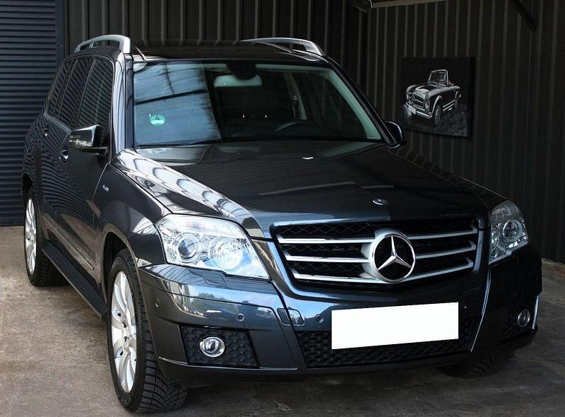 Grau Gebraucht 2009 Mercedes GLK220 SUV | 8.990 € (Guter Preis) - Bild 1/4
