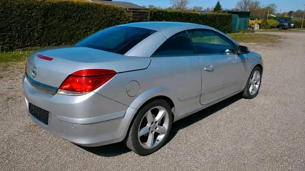 Gebraucht Opel Astra 150 PS (110 kW) 2008 Silber Cabrio