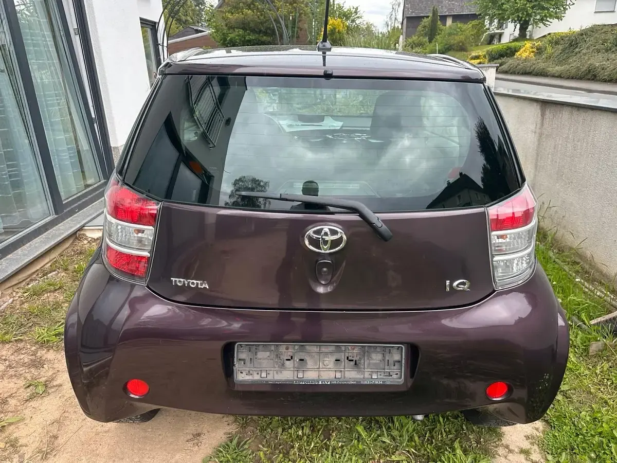 Gebraucht Toyota iQ 68 PS (50 kW) 2009 Schwarz Kleinwagen