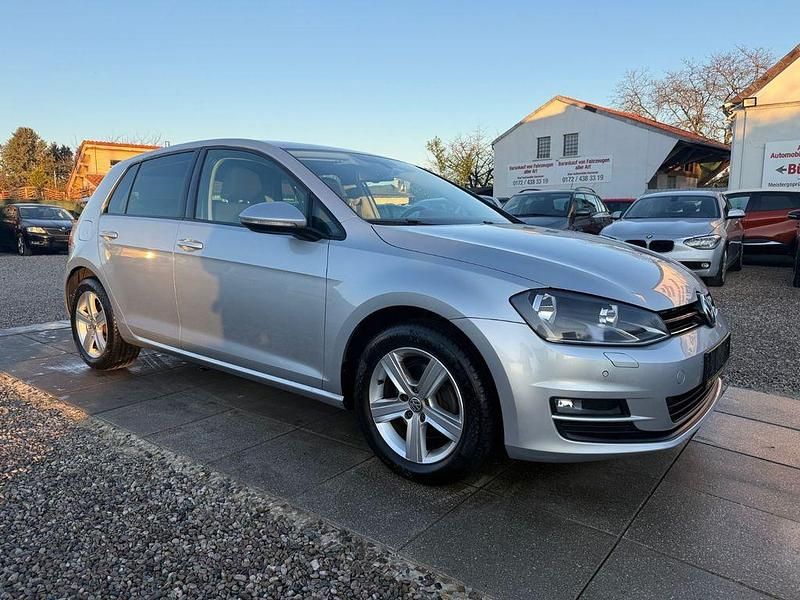 Reflexsilber Gebraucht 2014 VW Golf VII Comfortline Limousine | 10.999 € (Fairer Preis) - Bild 1/4