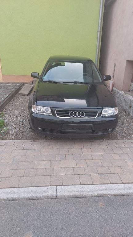 Schwarz Gebraucht 2001 Audi A3 Attraction Limousine | 1.600 € (Guter Preis) - Bild 1/4