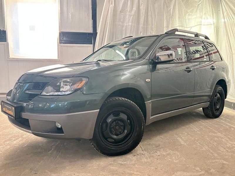 Grün Gebraucht 2004 Mitsubishi Outlander SUV | 5.999 € - Bild 1/4