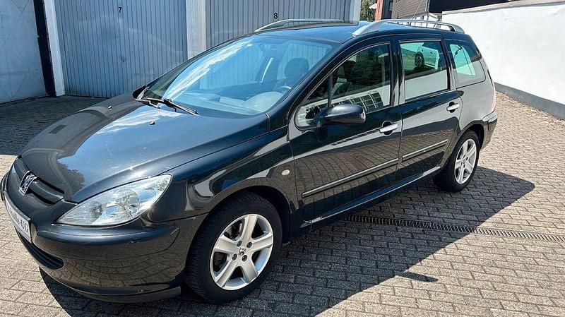 Schwarz Gebraucht 2004 Peugeot 307 Premium Kombi | 2.350 € (Fairer Preis) - Bild 1/4