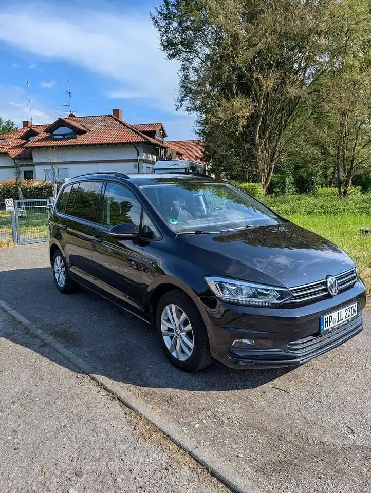 Gebraucht VW Touran Comfortline 150 PS (110 kW) 2018 Schwarz Van / Kleinbus