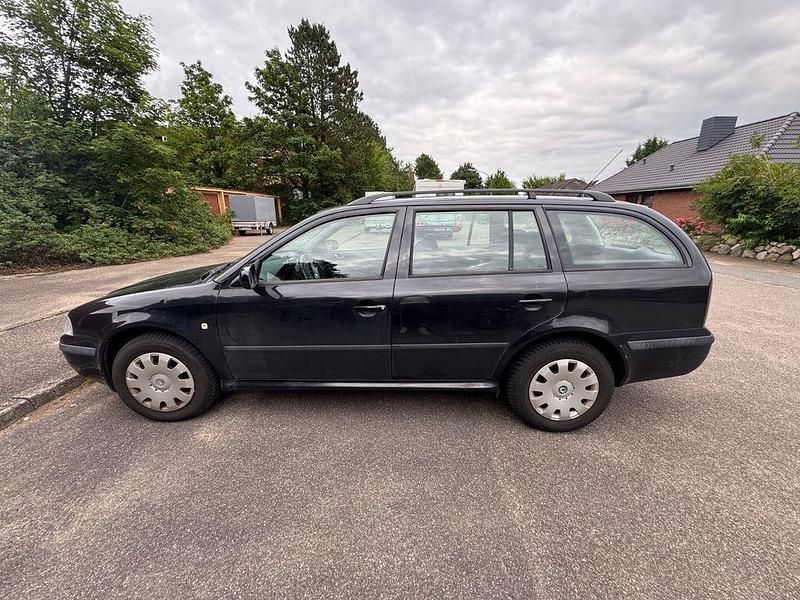 Schwarz Gebraucht 2005 Skoda Octavia Kombi | 1.200 € (Superpreis) - Bild 1/4