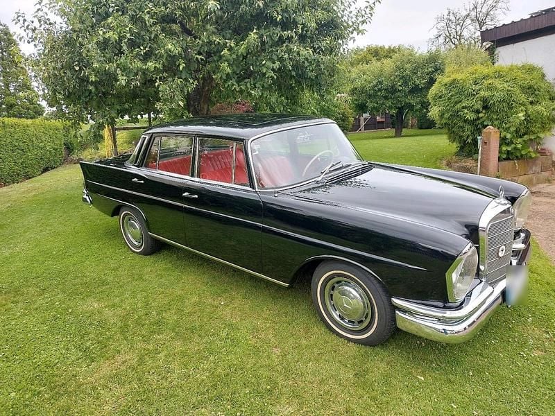 Gebraucht Mercedes W111 120 PS (88 kW) 1966 Schwarz Limousine