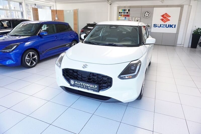Neu Suzuki Swift Club 83 PS (61 kW) 2025 Weiß Kleinwagen