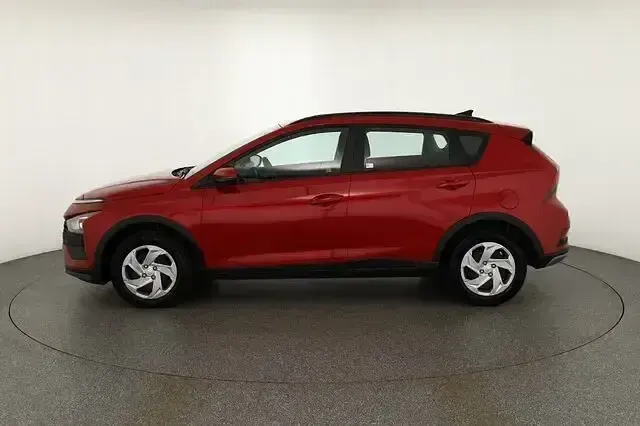 Neu Hyundai Bayon 90 PS (66 kW) 2025 Rot SUV