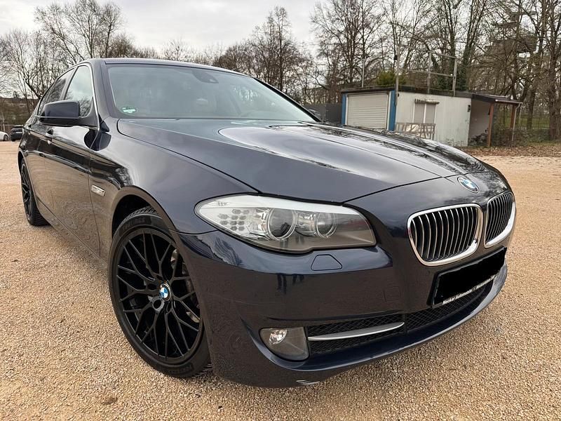 Gebraucht BMW 523 204 PS (150 kW) 2010 Blau Limousine