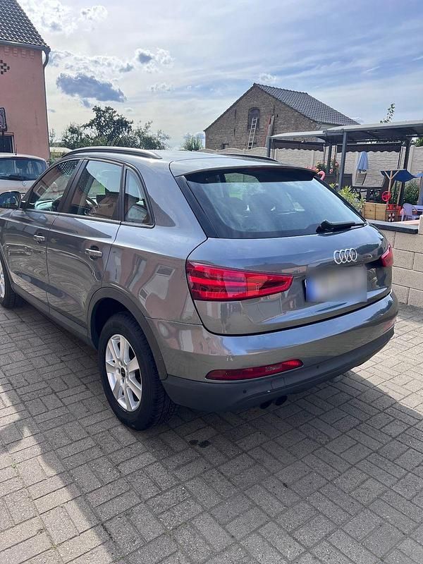 Gebraucht Audi Q3 Ambiente 140 PS (102 kW) 2013 Grau SUV