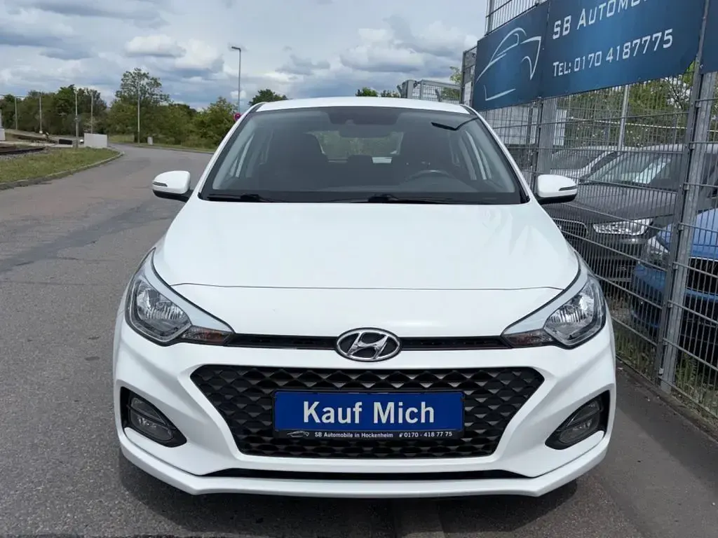 Gebraucht Hyundai i20 Active 101 PS (74 kW) 2019 Weiß Kleinwagen