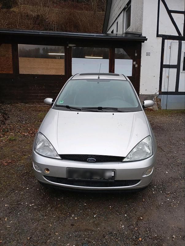 Gebraucht Ford Focus 2001 Silber Kleinwagen