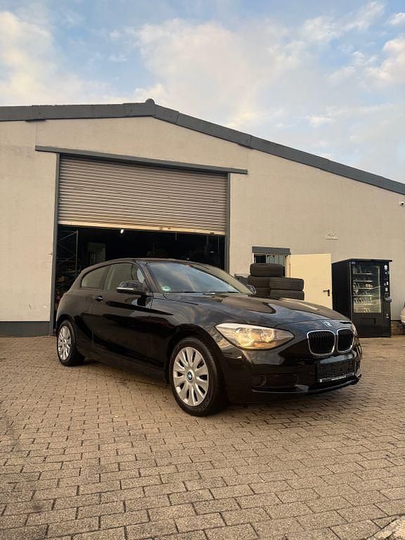 Gebraucht BMW 114 102 PS (75 kW) 2013 Schwarz Kleinwagen