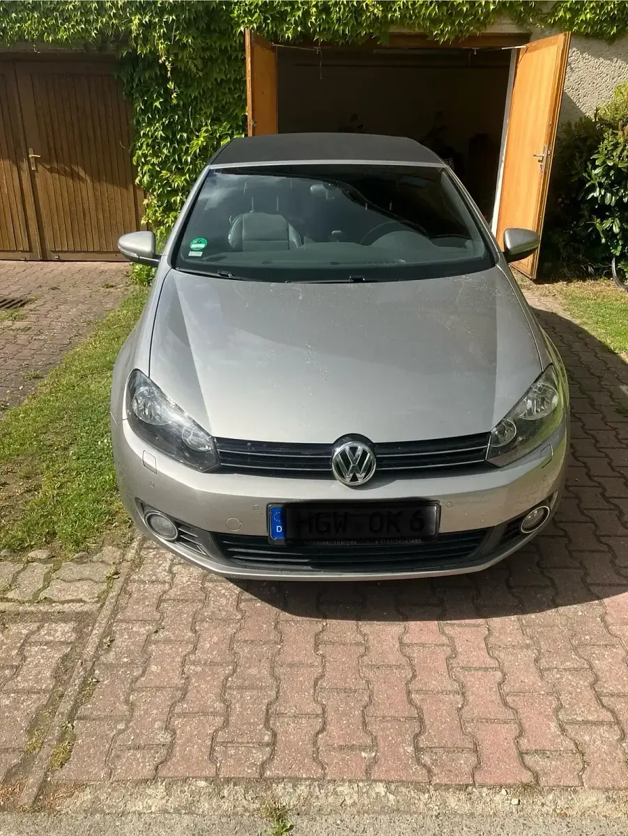 Gebraucht VW Golf Highline 105 PS (77 kW) 2011 Silber Cabrio