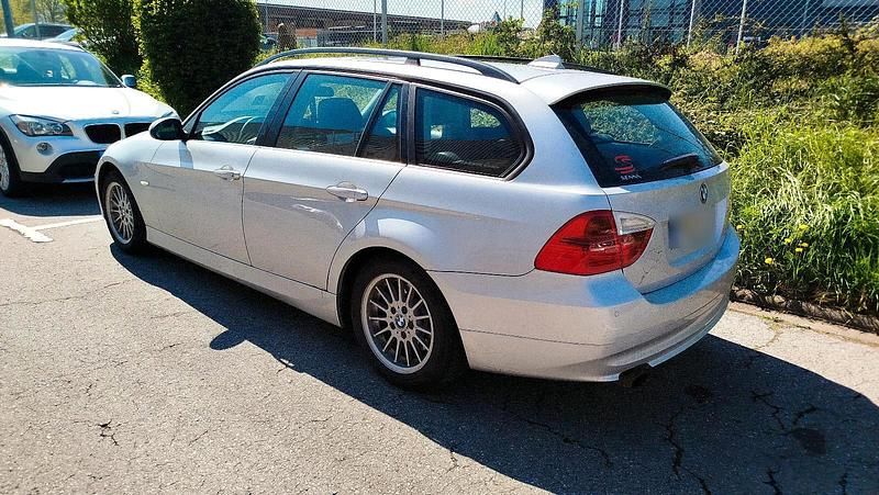 Gebraucht BMW 320 150 PS (110 kW) 2006 Silber Kombi