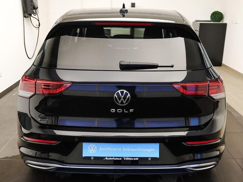 Gebraucht VW Golf VII Active 150 PS (110 kW) 2021 Schwarz Kleinwagen