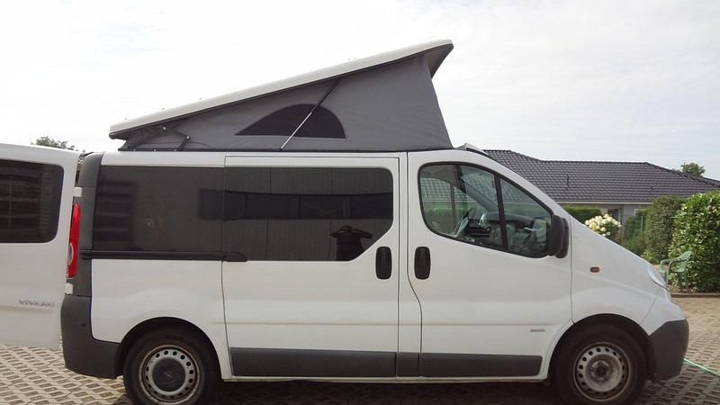 Weiß Gebraucht 2009 Opel Vivaro Van | 24.500 € - Bild 1/4