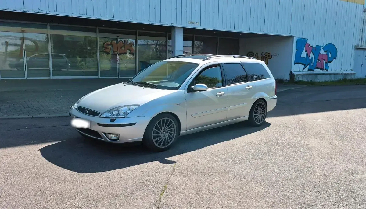 Gebraucht Ford Focus 115 PS (84 kW) 2002 Grau Kombi