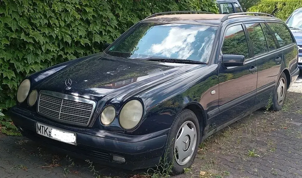Gebraucht Mercedes E200 Classic 136 PS (100 kW) 1997 Blau Kombi