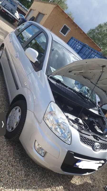 Grau Gebraucht 2009 Hyundai Matrix Classic Van / Kleinbus | 3.500 € (Teuer) - Bild 1/4