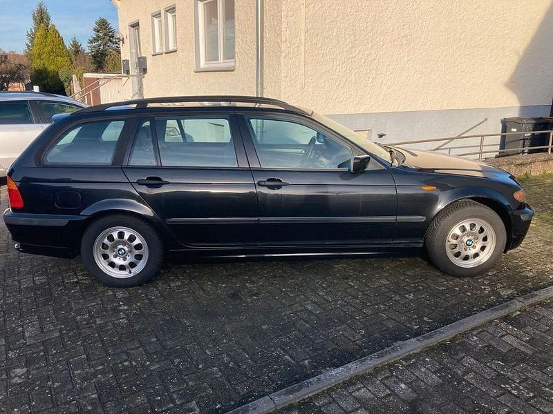 Gebraucht BMW 316 116 PS (85 kW) 2005 Schwarz Kombi