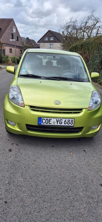 Grün Gebraucht 2010 Daihatsu Sirion Kleinwagen | 3.000 € (Fairer Preis) - Bild 1/4