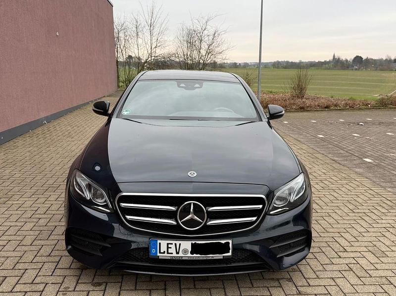 Gebraucht Mercedes E200 AMG line 184 PS (135 kW) 2018 Grün Limousine