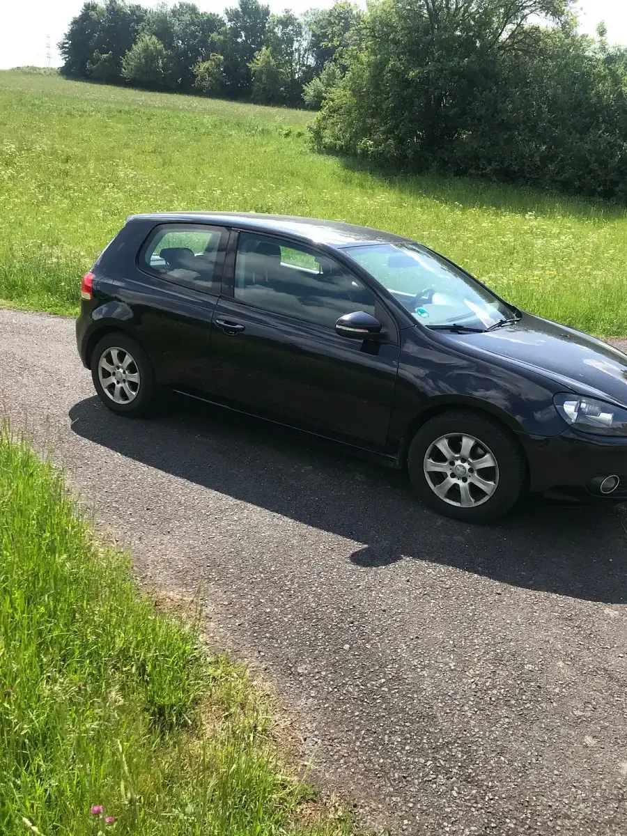 Gebraucht VW Golf VI 80 PS (58 kW) 2009 Schwarz Kleinwagen