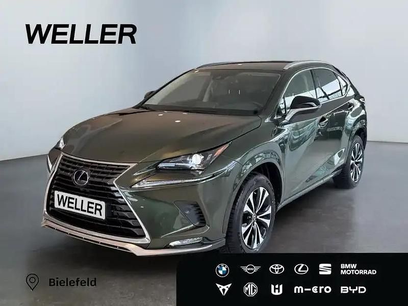 Gruen Gebraucht 2021 Lexus NX300h SUV | 32.680 € (Fairer Preis) - Bild 1/3