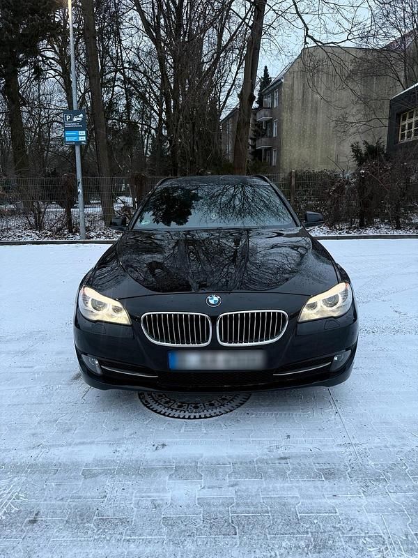 Gebraucht BMW 530 258 PS (189 kW) 2012 Schwarz Kombi